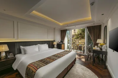 Superior Room with Balcony — Sapa Horizon Hotel & Skybar